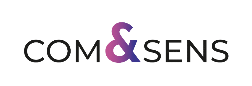 Logo de COM&SENS, agence de communication spécialisée dans la collecte de fonds.